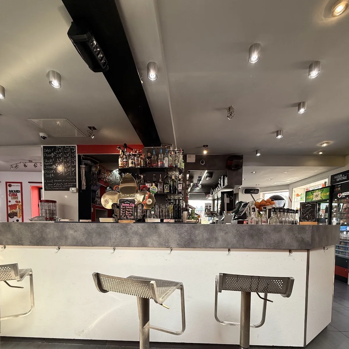 Le Lys D’Or — 28 Pl. Parmentier, 80000 Amiens, France