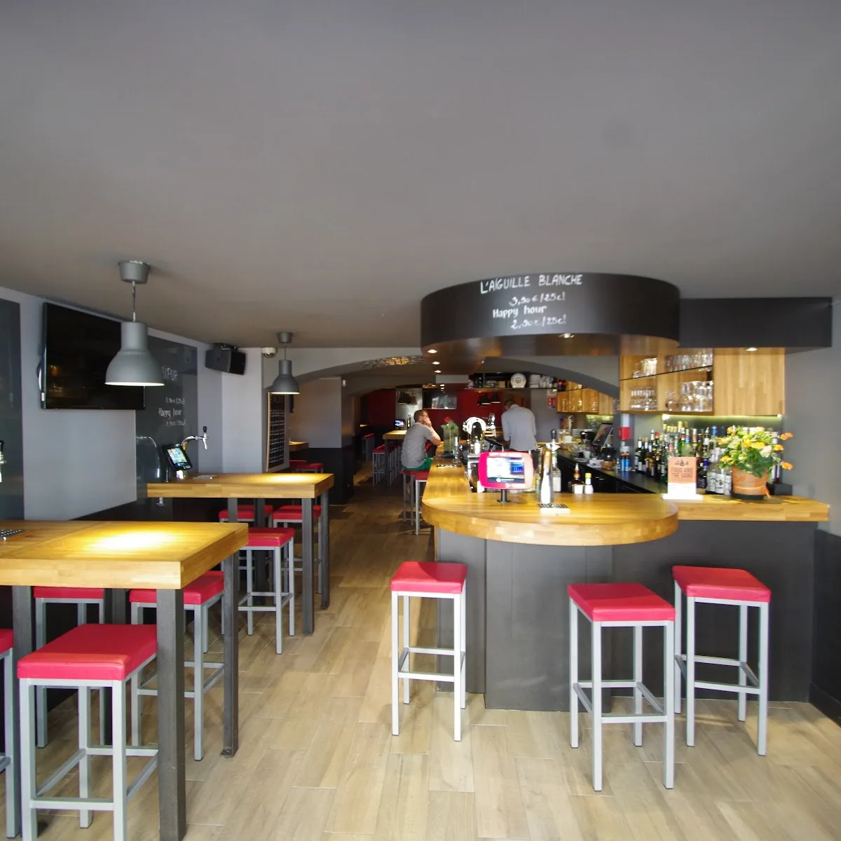 Au Fût et à mesure Annecy — 6 Rue de la Ru00e9publique, 74000 Annecy, France