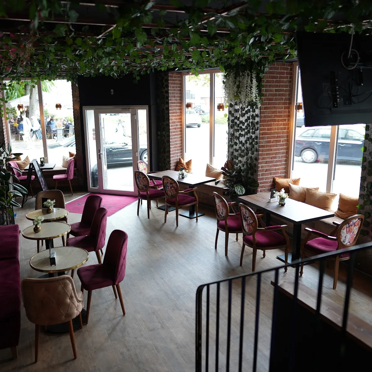 3 Vibes Cocktail – E-Sports Bar — Elisenstrau00dfe 1, 63739 Aschaffenburg, Germany