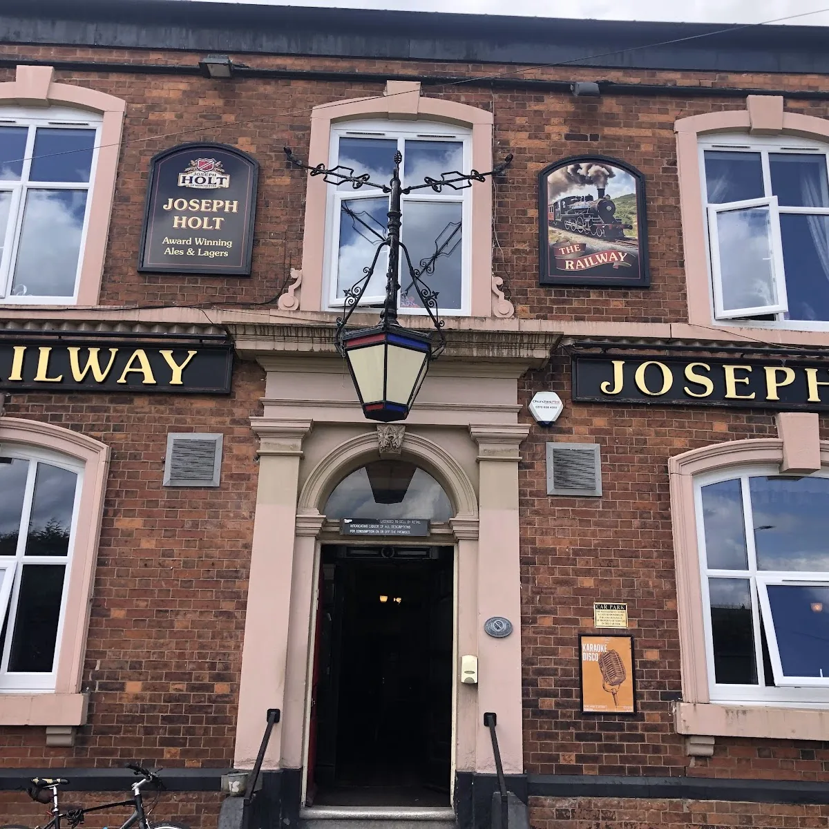 Railway Hotel — 2 Manshaw Rd, Openshaw, Manchester M11 1HS, United Kingdom