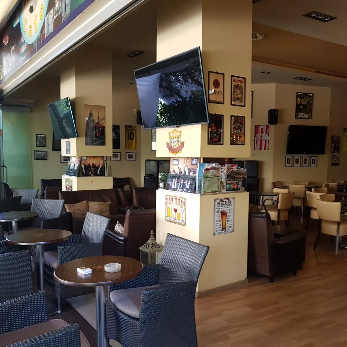 Sports Cafe Primera — Patriarchou Grigoriou E 29, Athina 153 41, Greece