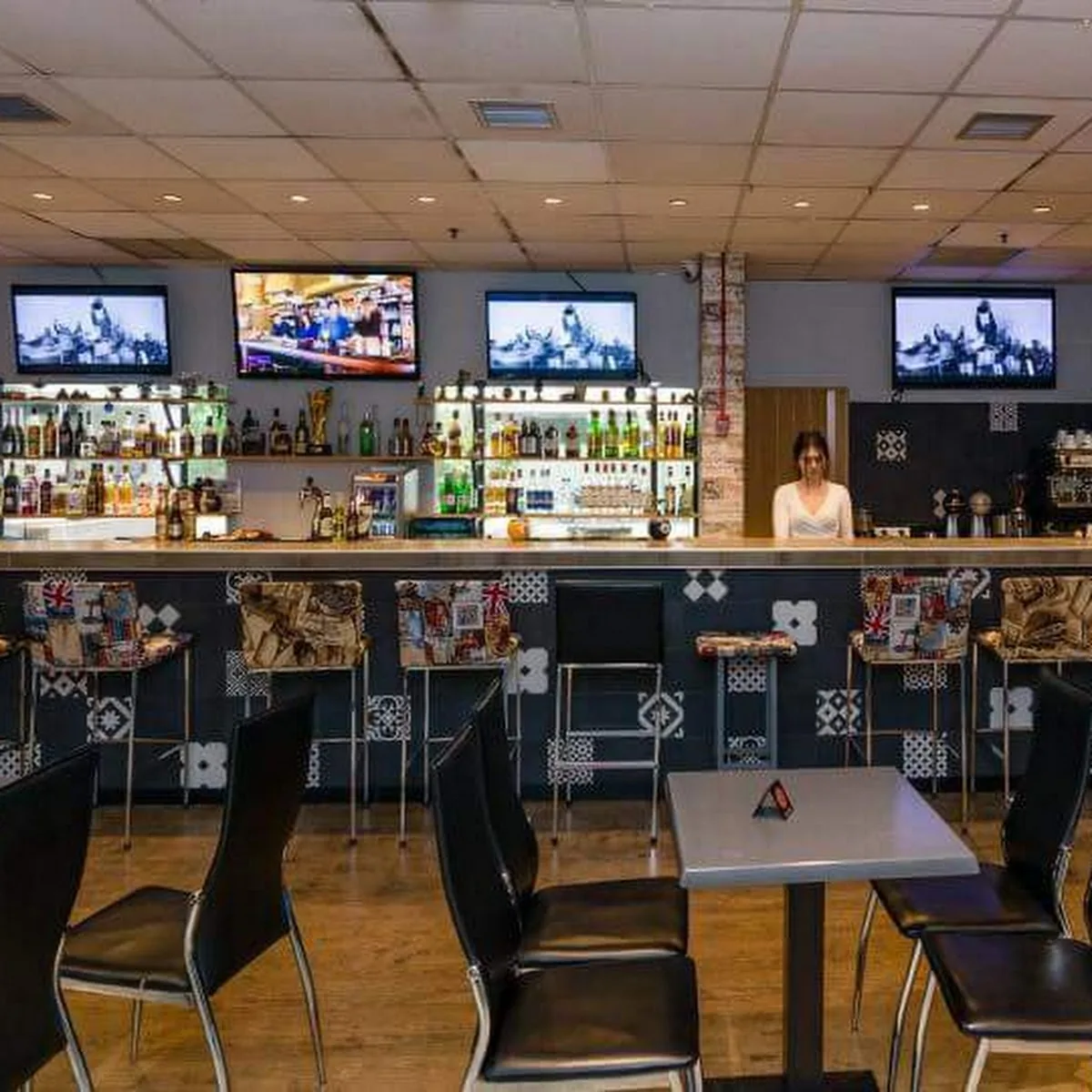 HILL HILL pool hall — Leof. Stratarchou Alexandrou Papagou 30-32, Zografou 157 71, Greece