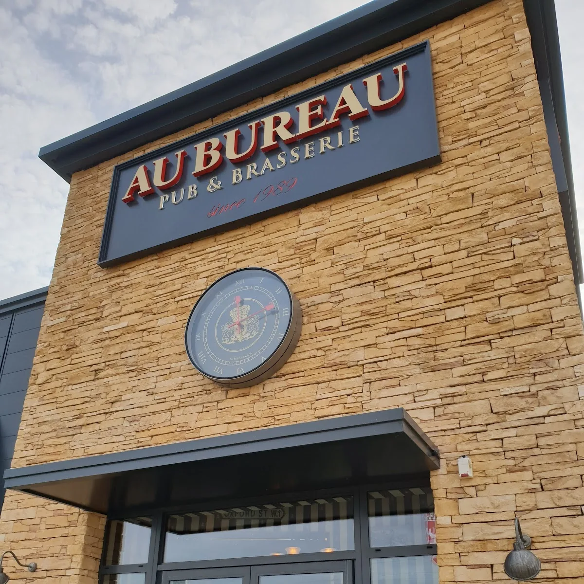 Au Bureau Flins — 14 Rte Renault, 78410 Flins-sur-Seine, France