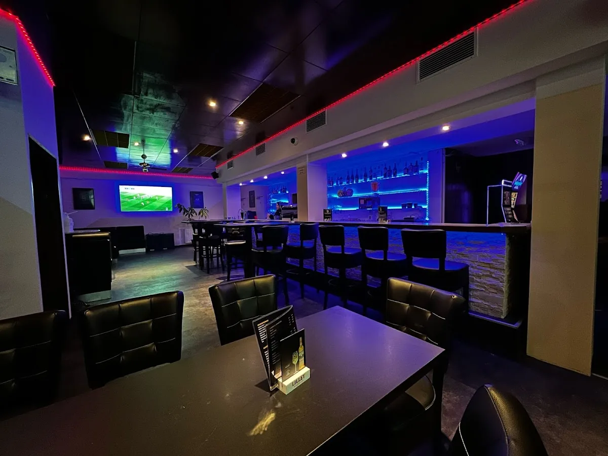 B7 Sportsbar gallery 2