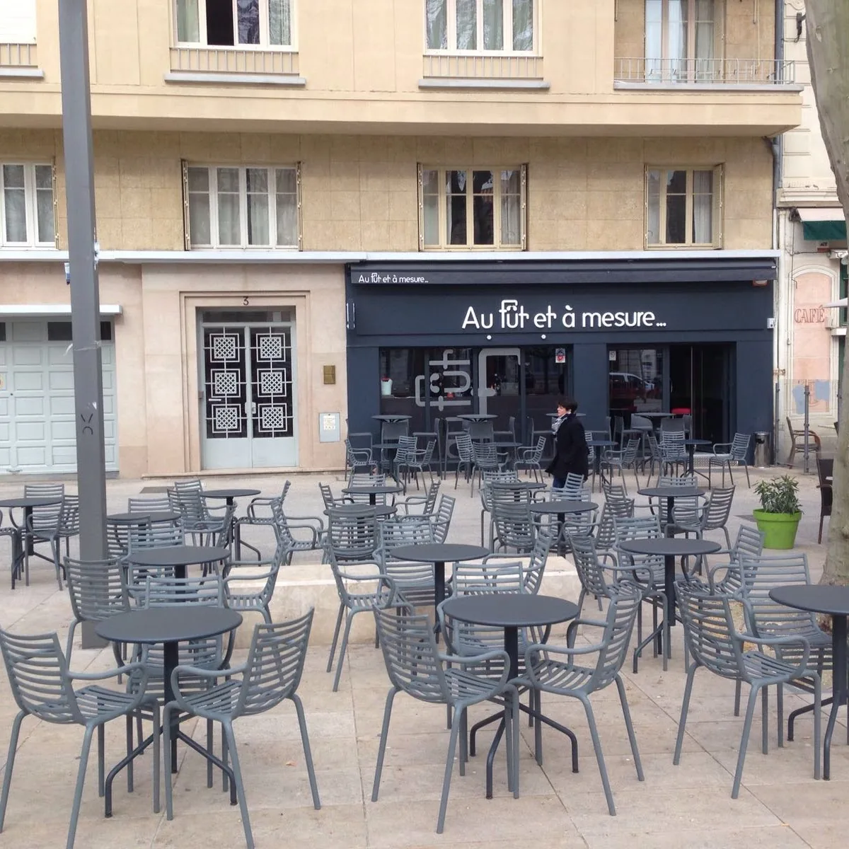 Au Fût et à mesure Avignon — 3 Rue Saint-Jean le Vieux, 84000 Avignon, France