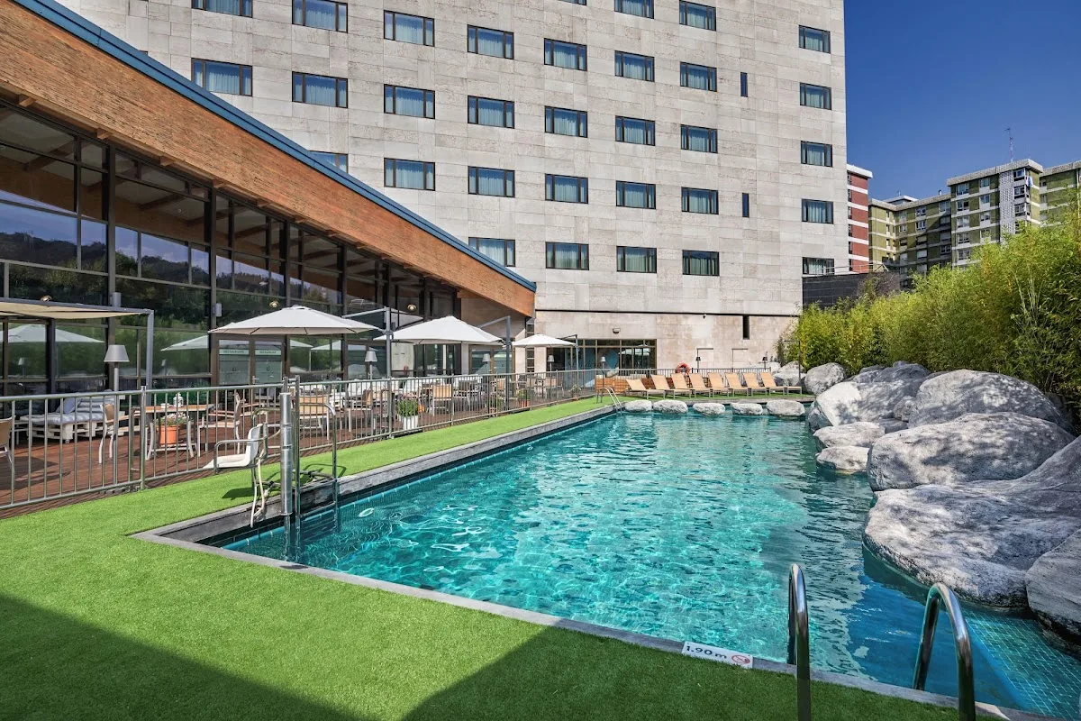 Hotel Puerta De Bilbao gallery 2