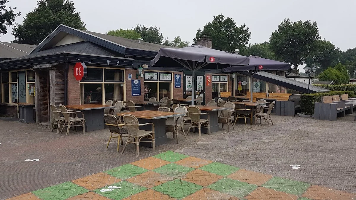 Eetcafé en Bowling Western Plaza — Brugveenseweg 25, 3781 PG Voorthuizen, Netherlands
