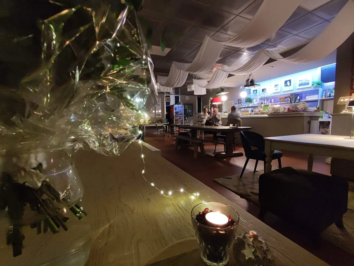 Tennis Club Bistrot gallery 2