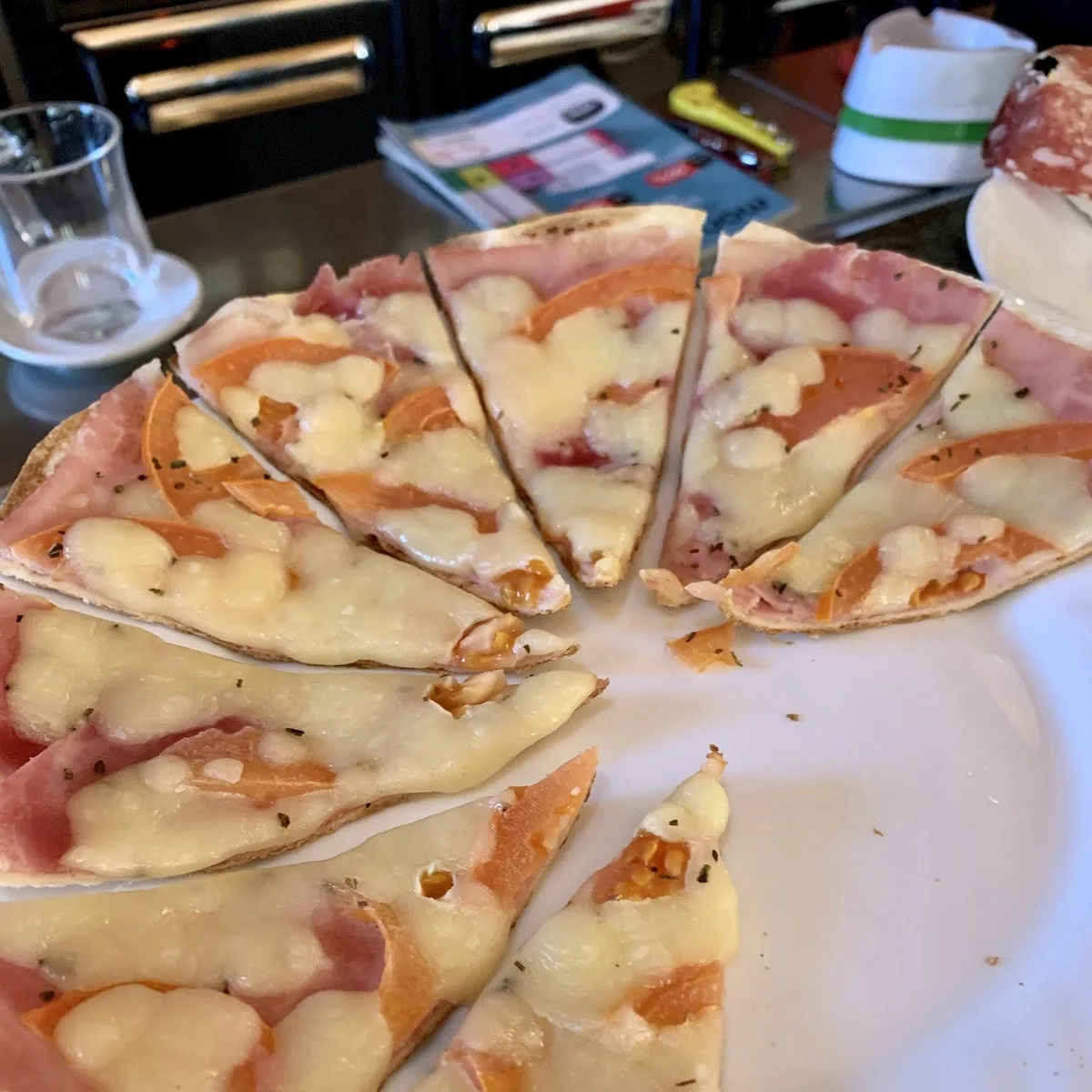 Bar “Lo storico londra” — Piazza Vittorio Veneto, 1, 27011 Belgioioso PV, Italy