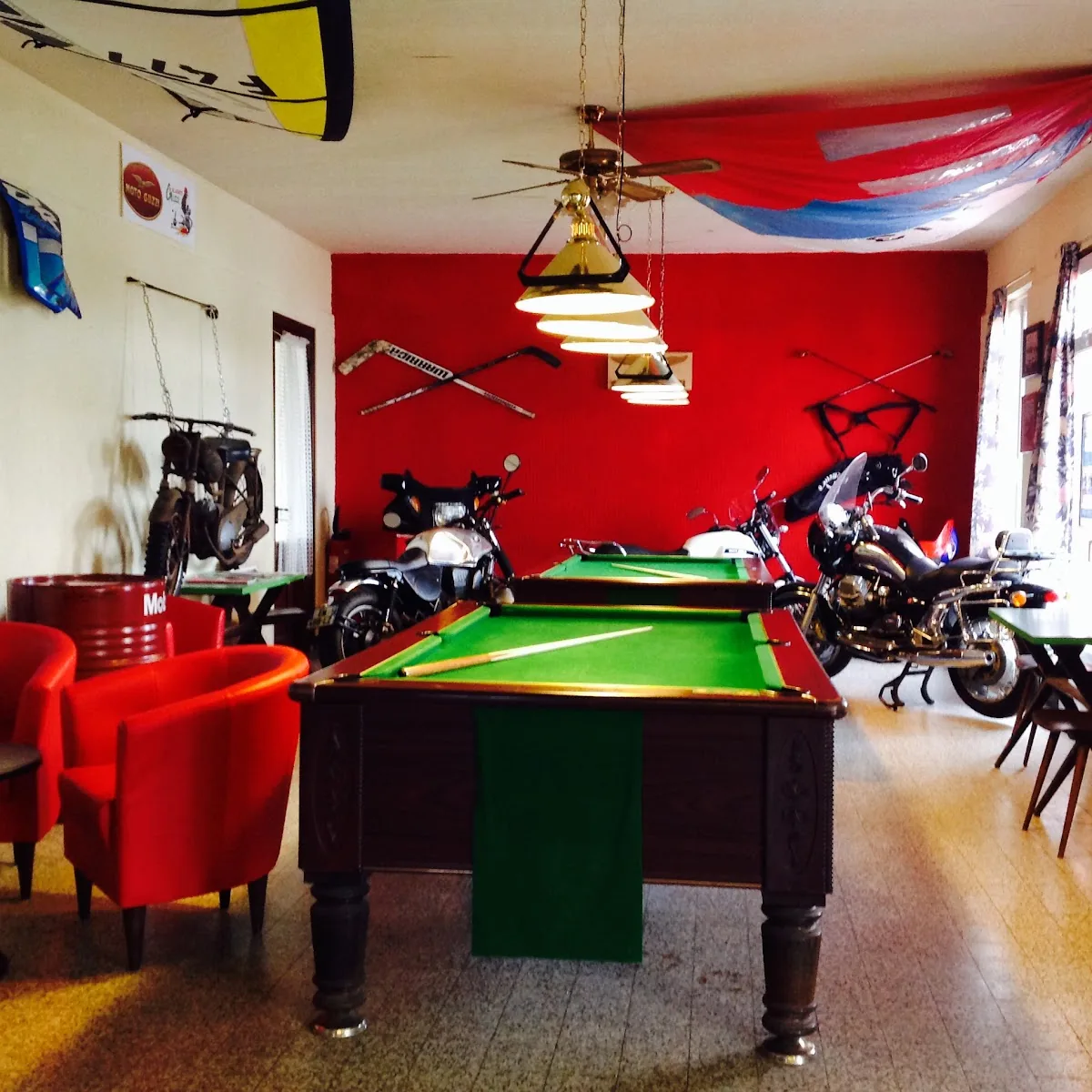 L’ÉQUIPE — 86 Rue Emile Lavezzari, 62600 Berck, France