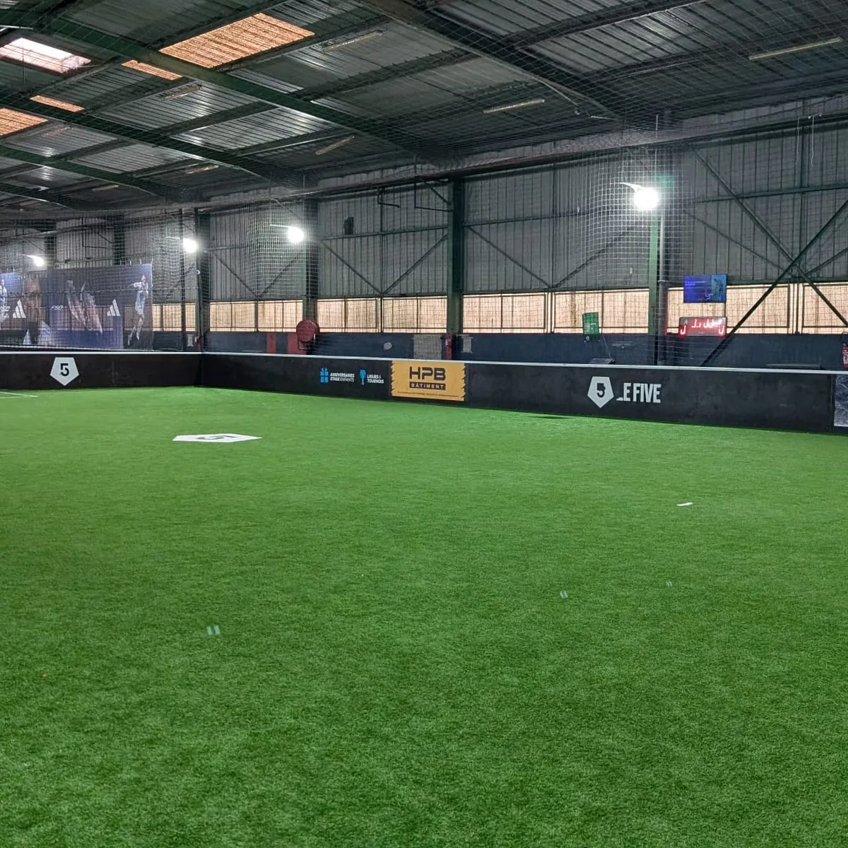 LE FIVE Bezons — 10 Rue Henri de France, 95870 Bezons, France