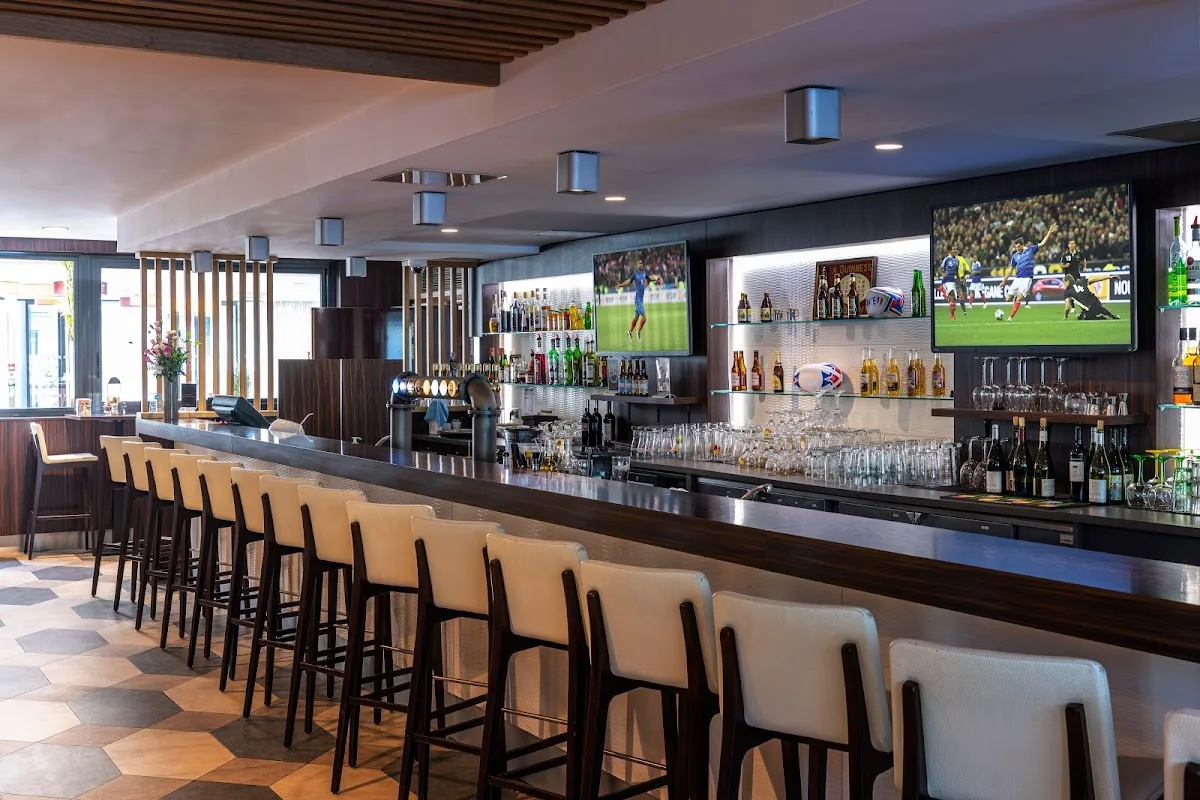 Aviator Sports Bar gallery 2