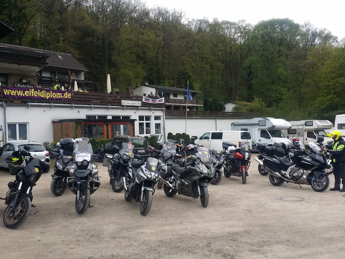 Theo’s Sportsbar gallery 2