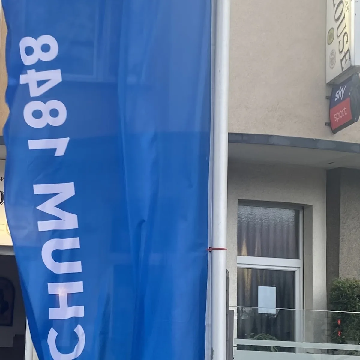 Gaststätte Toulouse Bochum — Hattinger Str. 293, 44795 Bochum, Germany