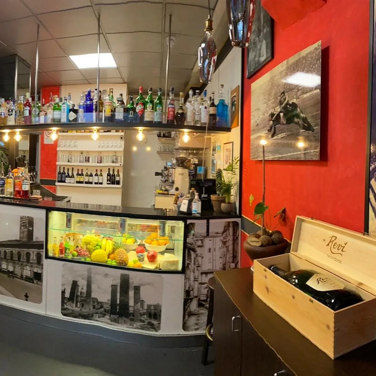 Bar Otello – Caffè Tabacchi — Via degli Orefici, 13, 40124 Bologna BO, Italy