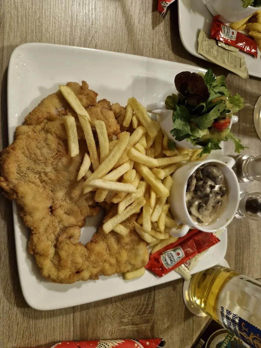 Cafe` Korrekt Bistro & Sportbar gallery 3