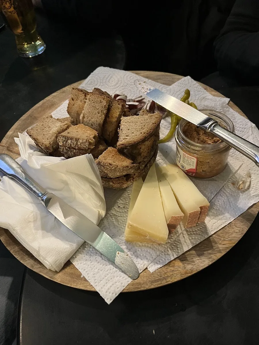 Casey’s Pub gallery 3