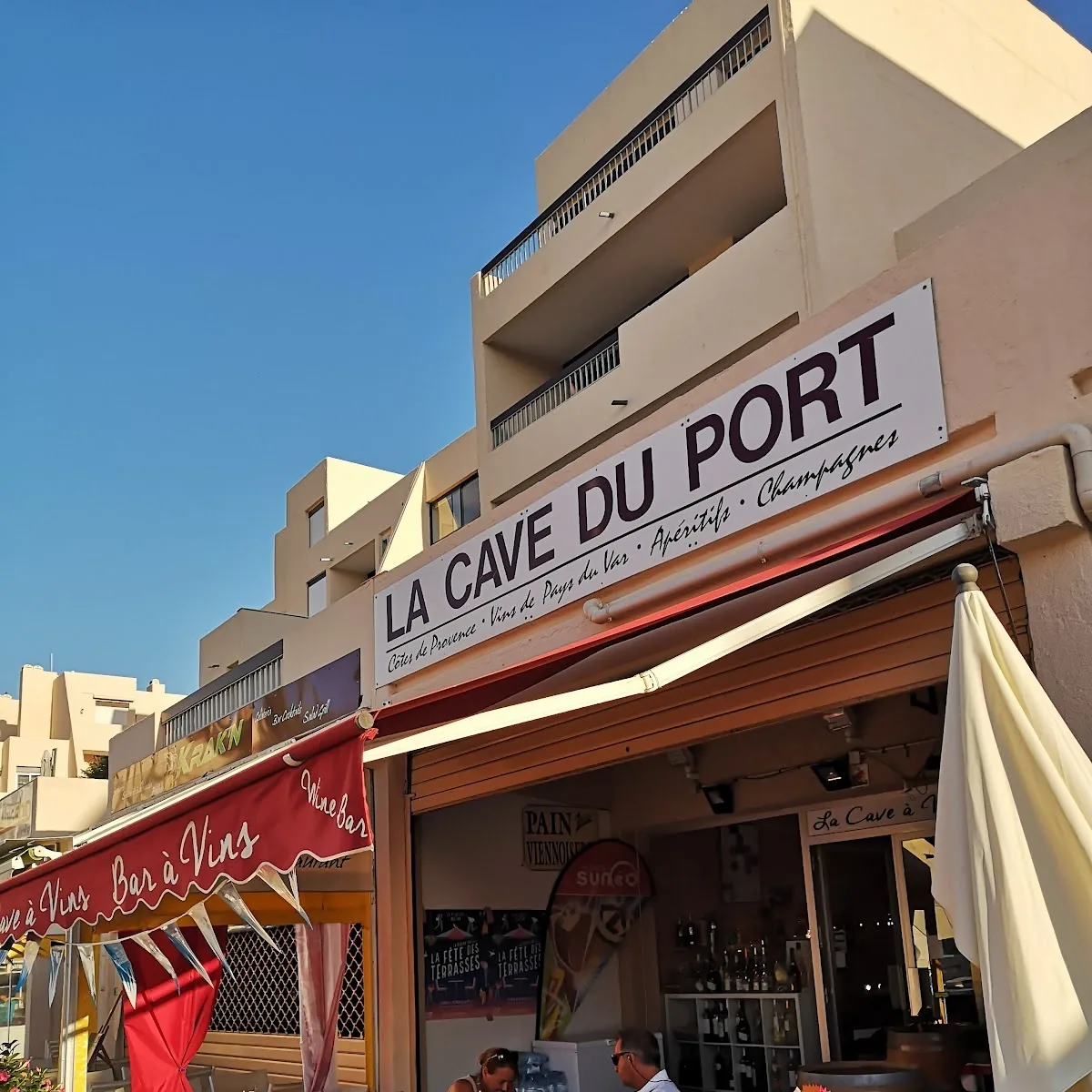 La cave du port — port de bormes, Quai d'Honneur, 83230 Bormes-les-Mimosas, France