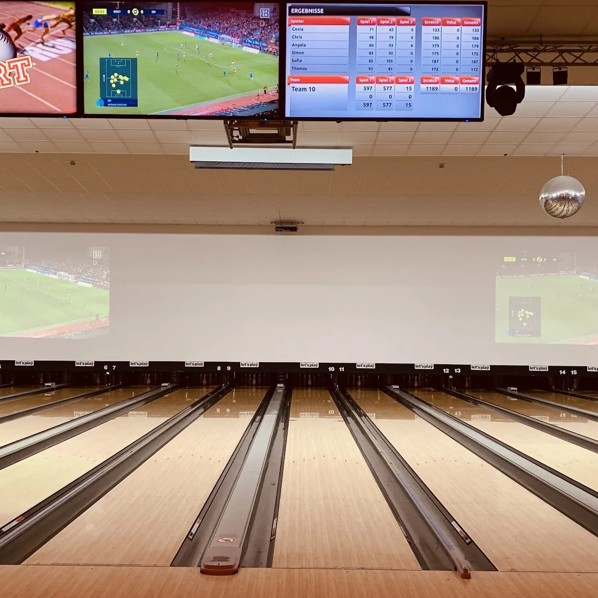 pin-up Bornheim — Johann-Philipp-Reis-Strau00dfe 7, 53332 Bornheim, Germany