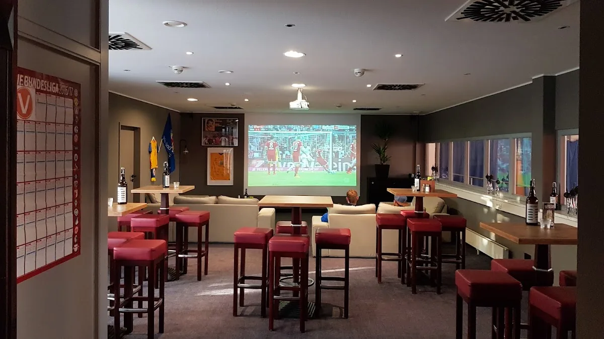 The AMERICAN “pitch” SPORTSBAR gallery 2