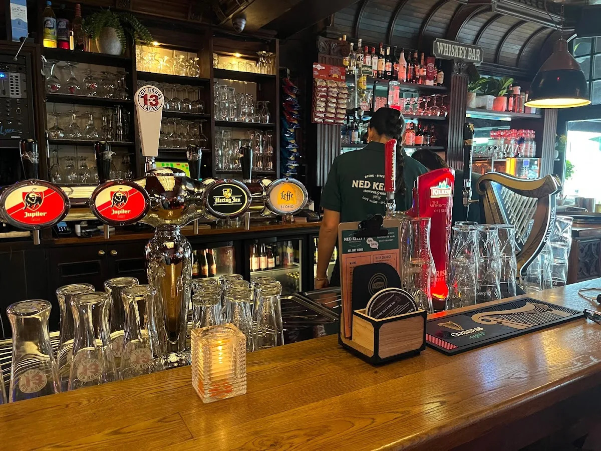Irish pub & kitchen Ned Kelly’s gallery 2