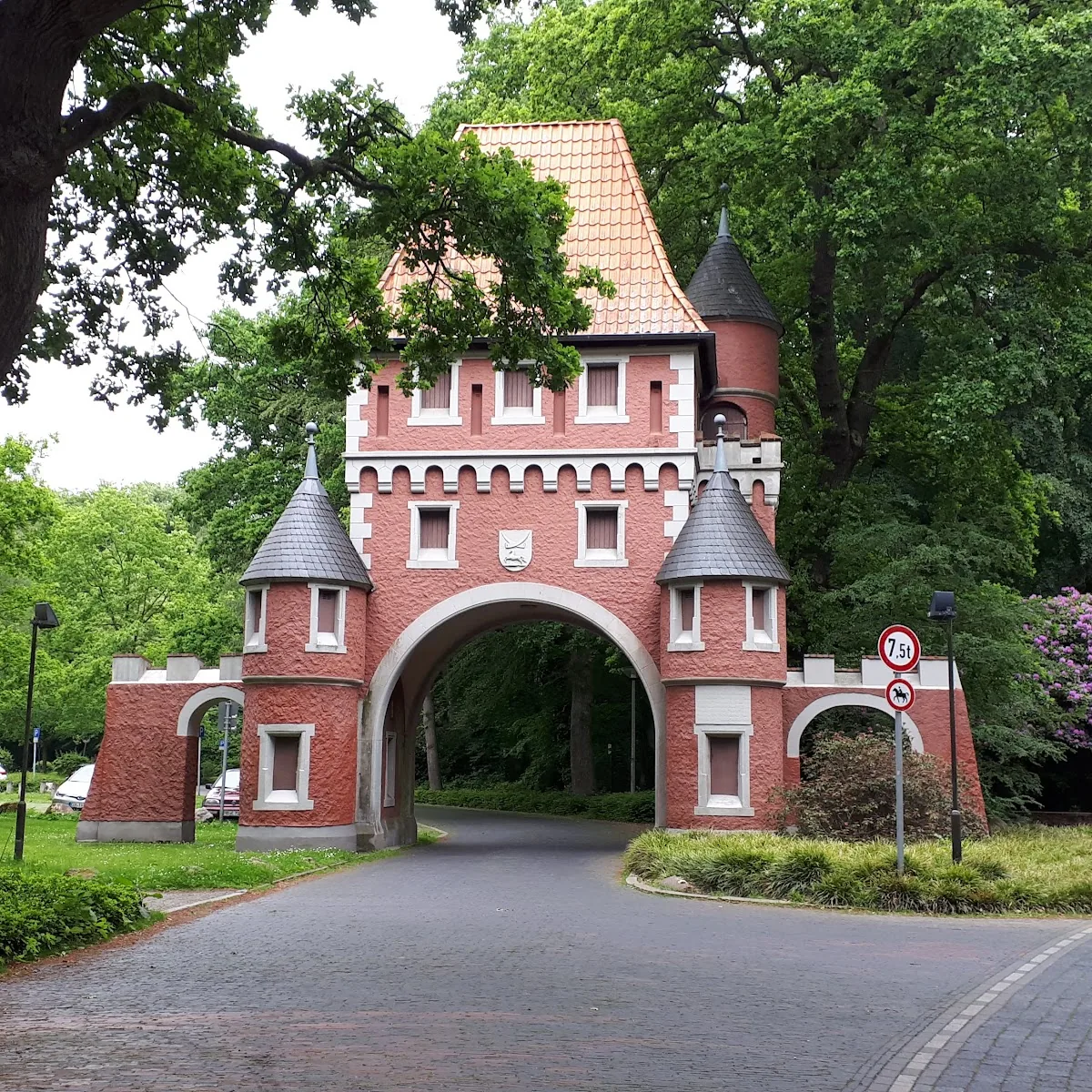 Park House Fitness Club — Parkstrau00dfe 15, 27580 Bremerhaven, Germany