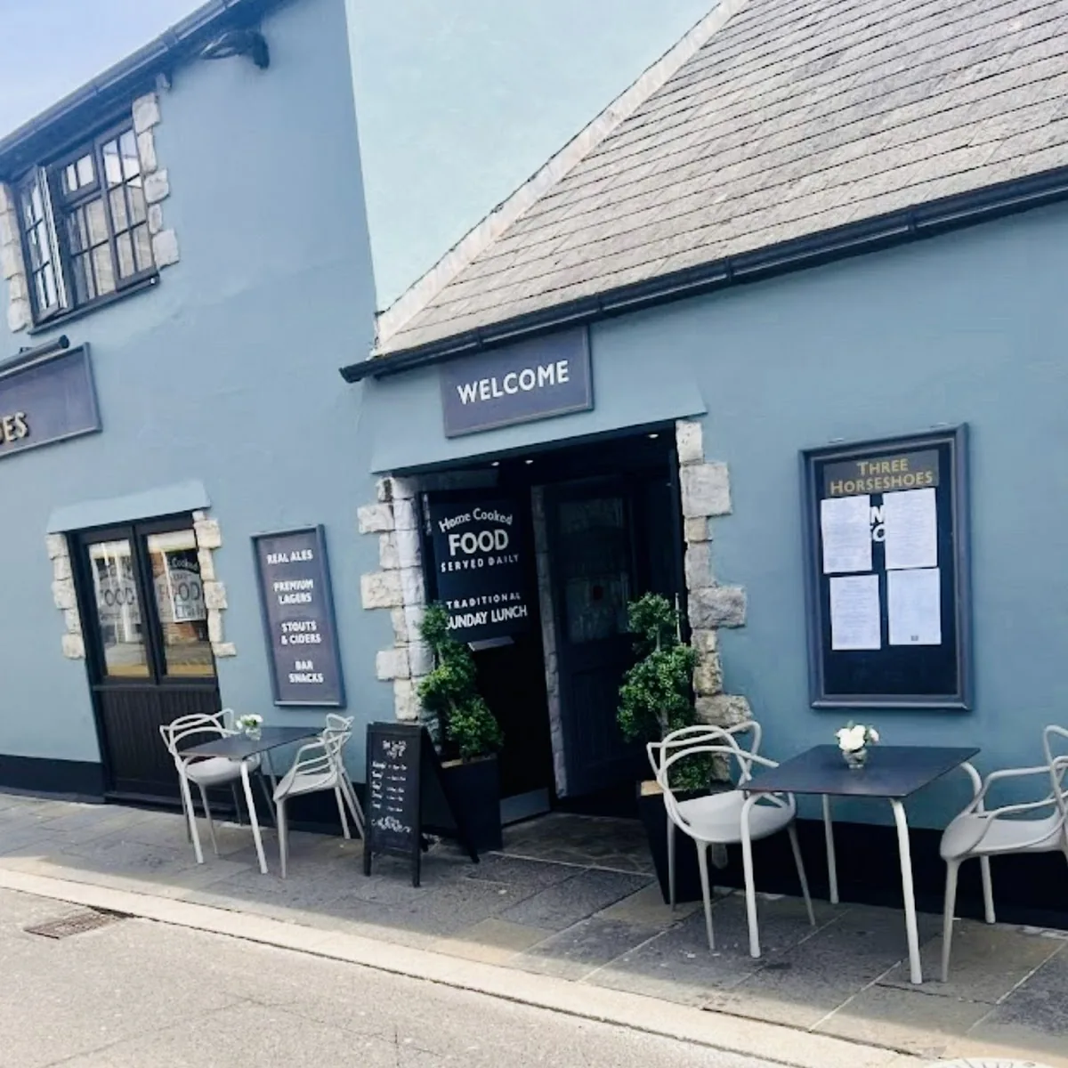 The Three Horseshoes — Queen St, Bridgend CF31 1HU, United Kingdom
