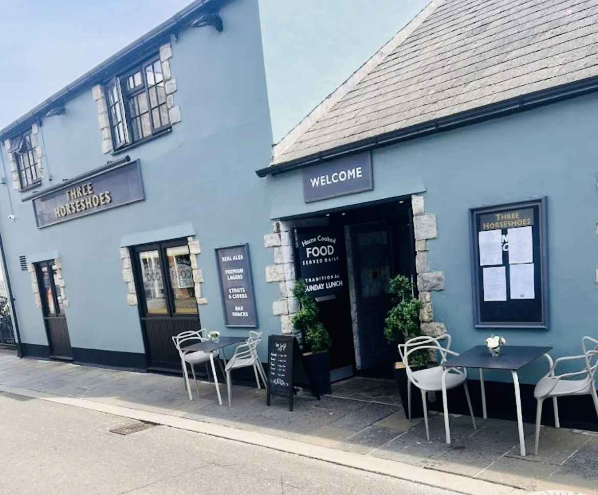 The Three Horseshoes gallery 2