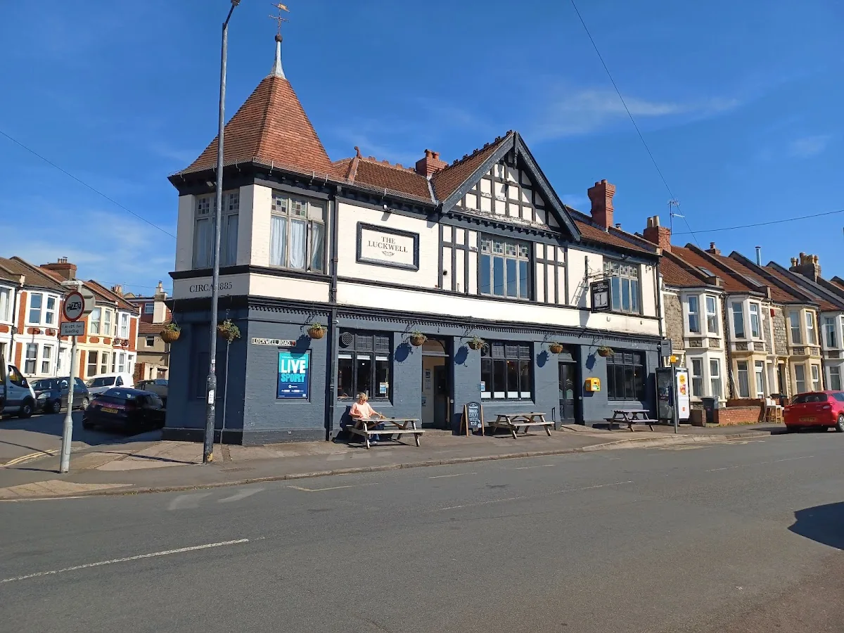 The Luckwell gallery 2