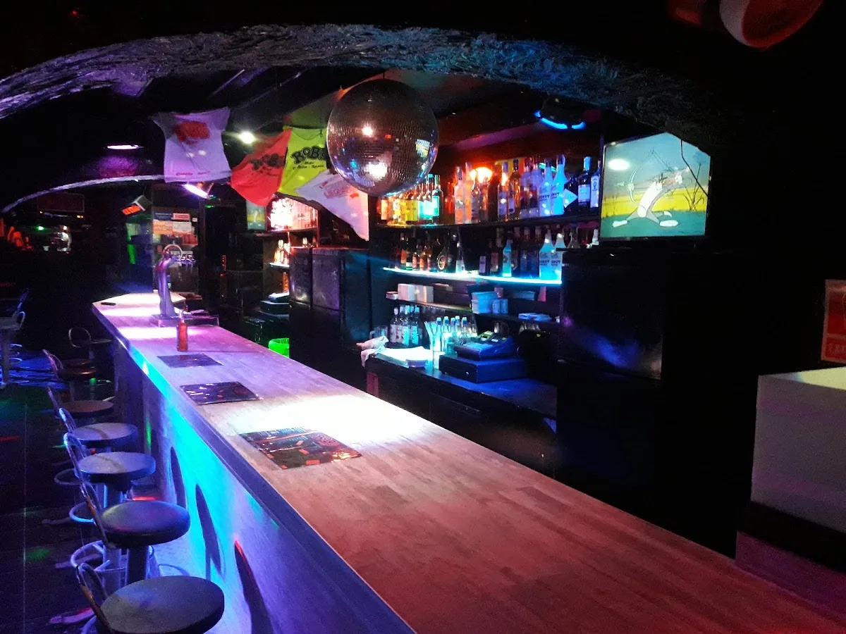 Bob’s Bar gallery 2