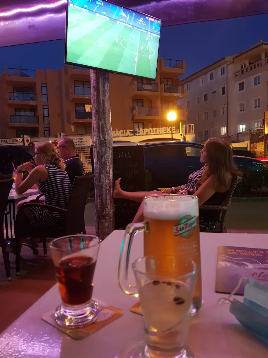 Sports Bar No1 In Cala Ratjada gallery 2