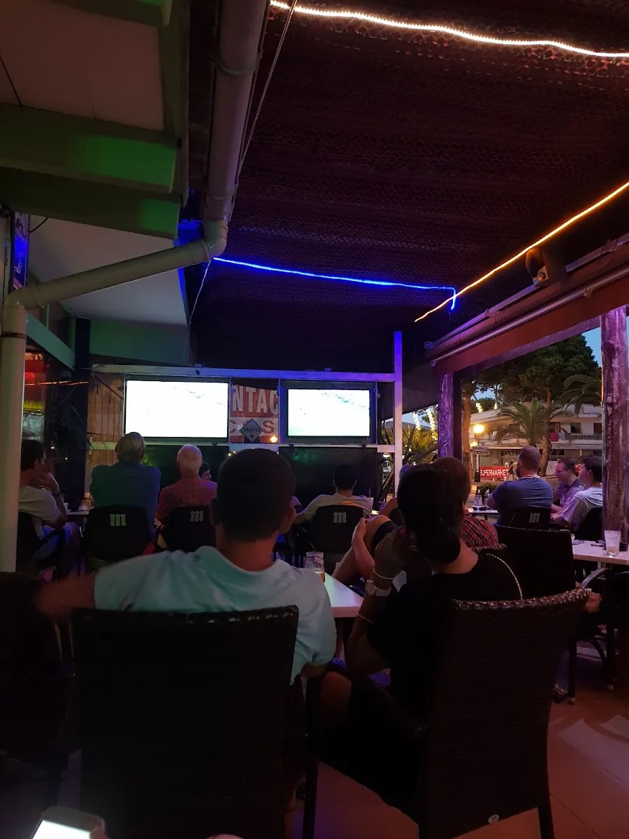 Sports Bar No1 In Cala Ratjada gallery 3
