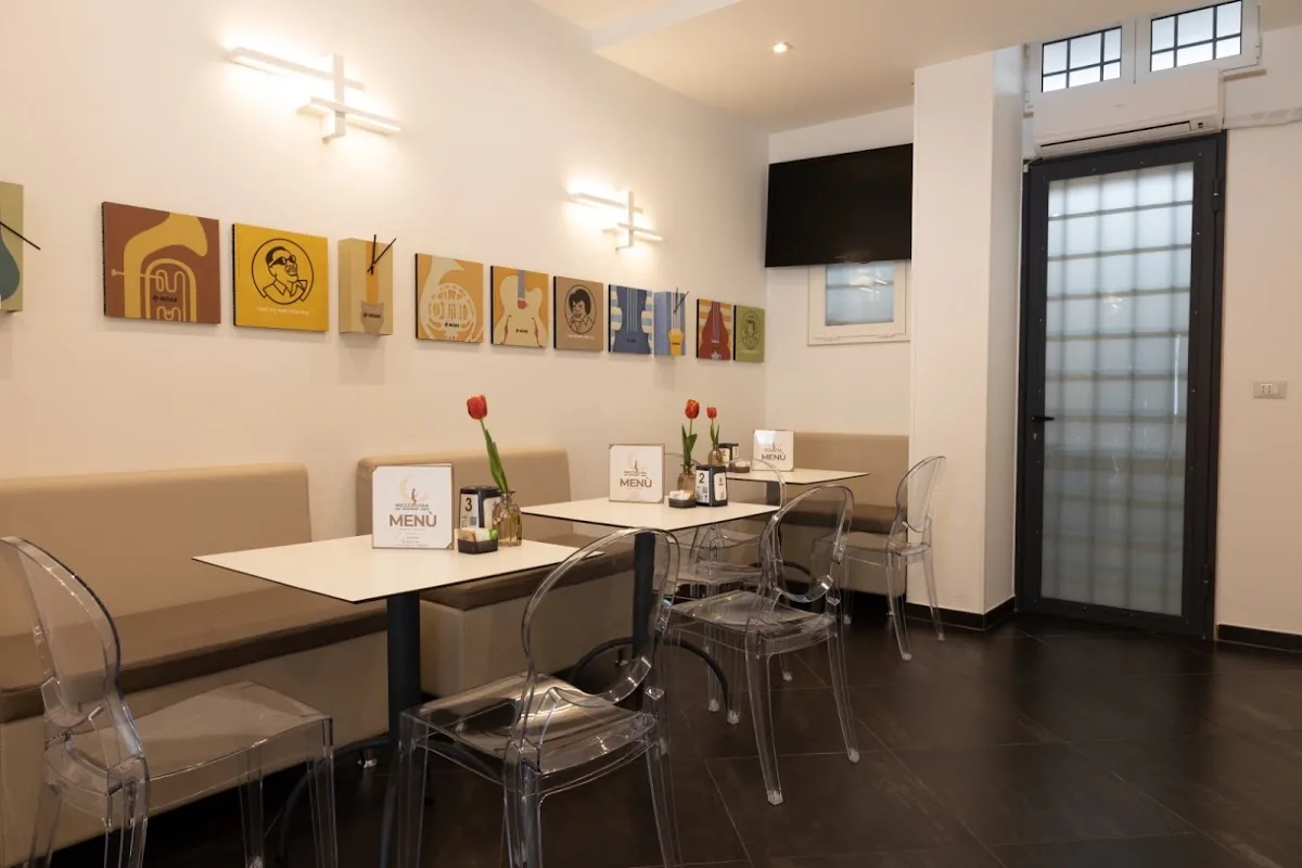 Mezzaluna Cafè – Bar – Tabacchi – Pasticceria – Pausa Pranzo a Carovigno gallery 2