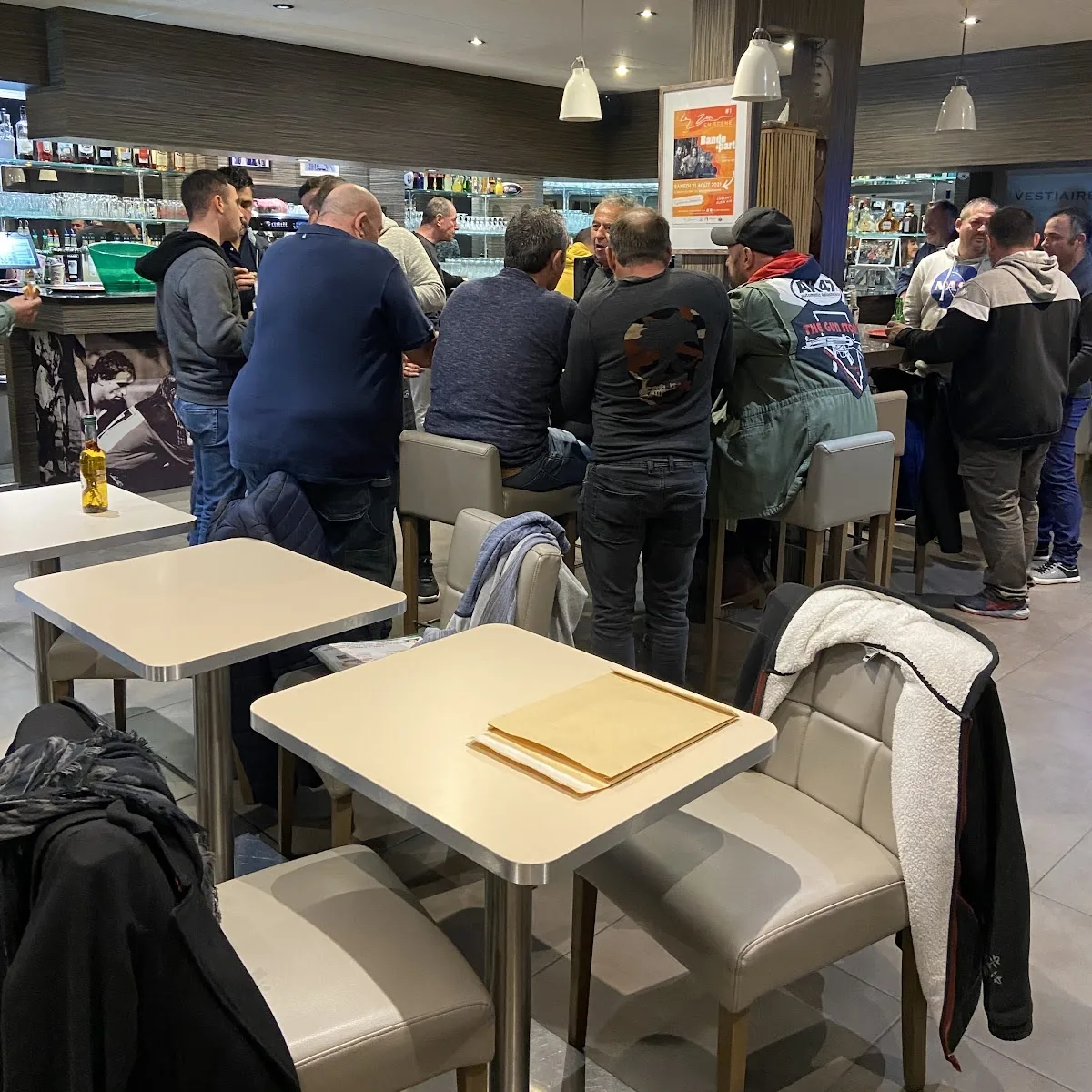 Le Zen — 45 Av. Jean Jauru00e8s, 83320 Carqueiranne, France