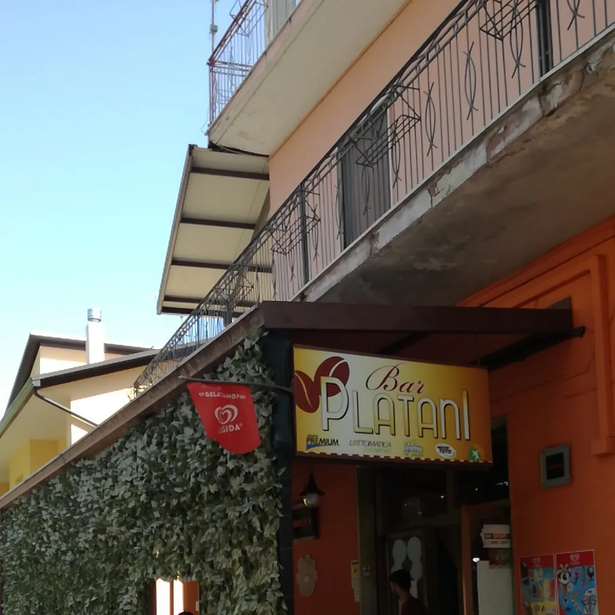 Bar Platani — Via Capo Giardino, 93, 83040 Castelfranci AV, Italy