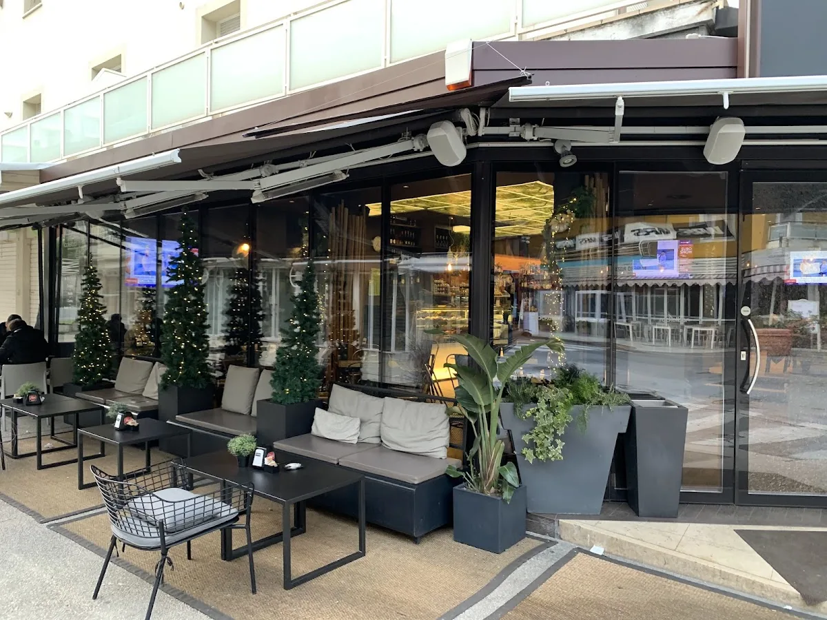 racketbar — Piazzale Primo Maggio, 2, 47841 Cattolica RN, Italy