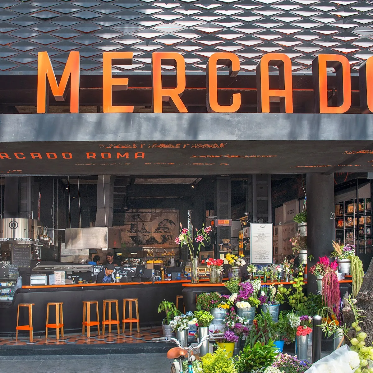 Biergarten Mercado Roma — Calle Queru00e9taro 225
