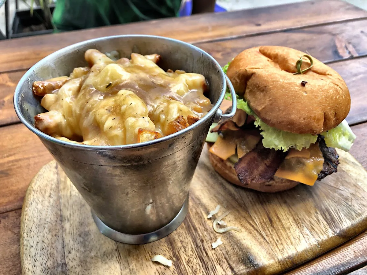 Kelly’s Pub gallery 3