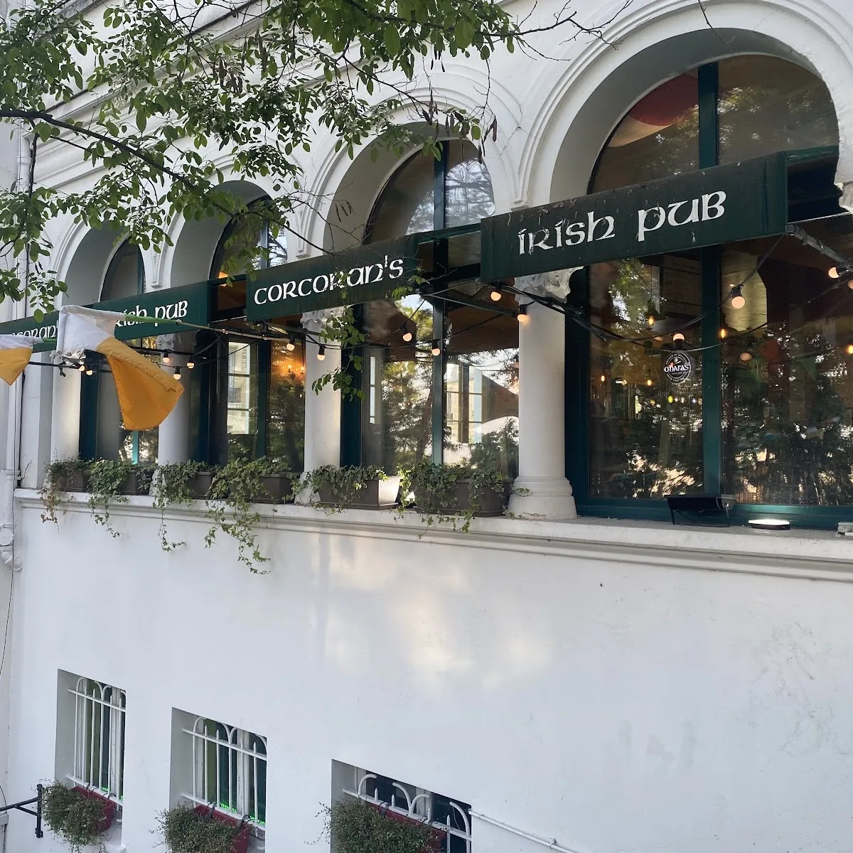 Corcoran’s Sacré-Cœur — 9-11 Rue Foyatier