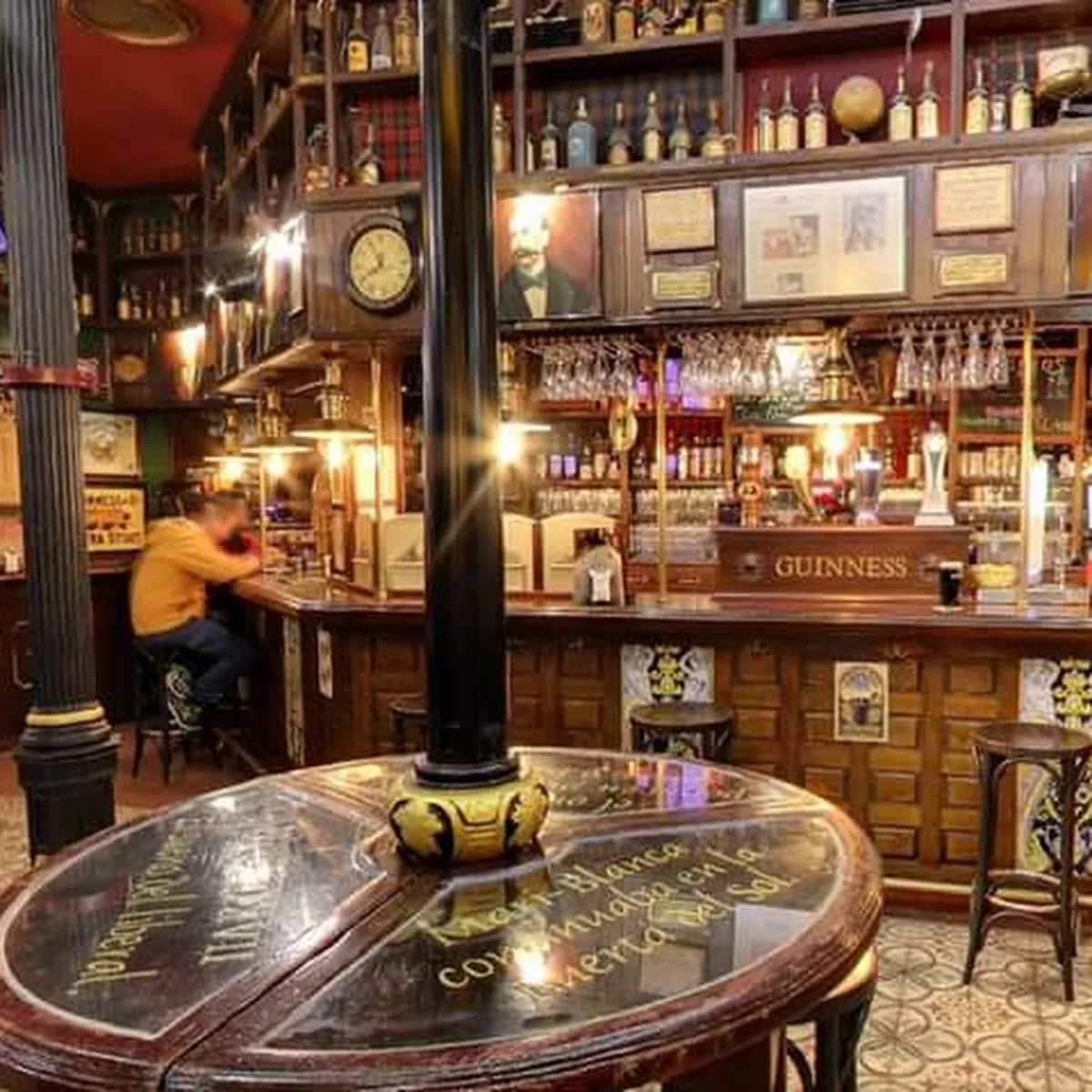 La Fontana de Oro — Calle de la Victoria 2