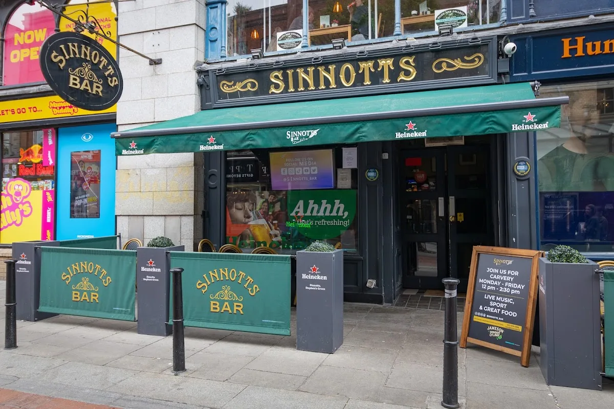 Sinnotts Bar gallery 2