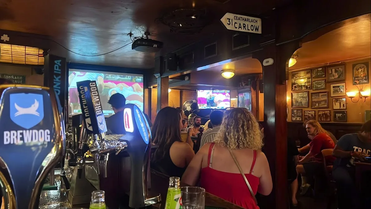 Hoopman Irish Pub gallery 2