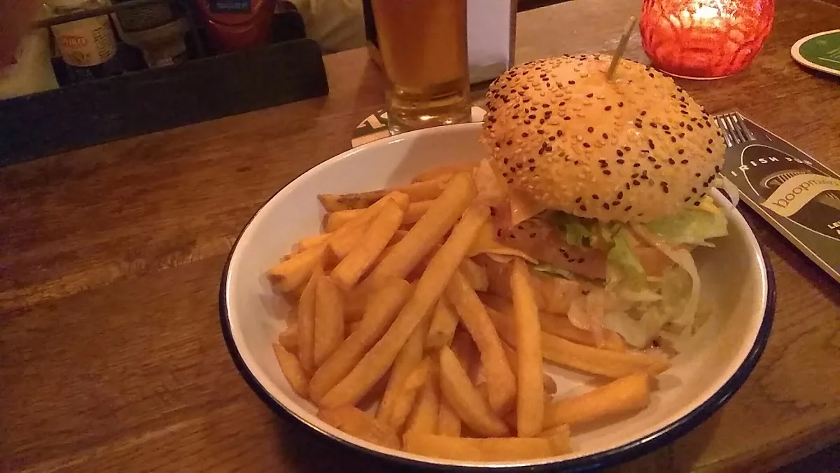 Hoopman Irish Pub gallery 3