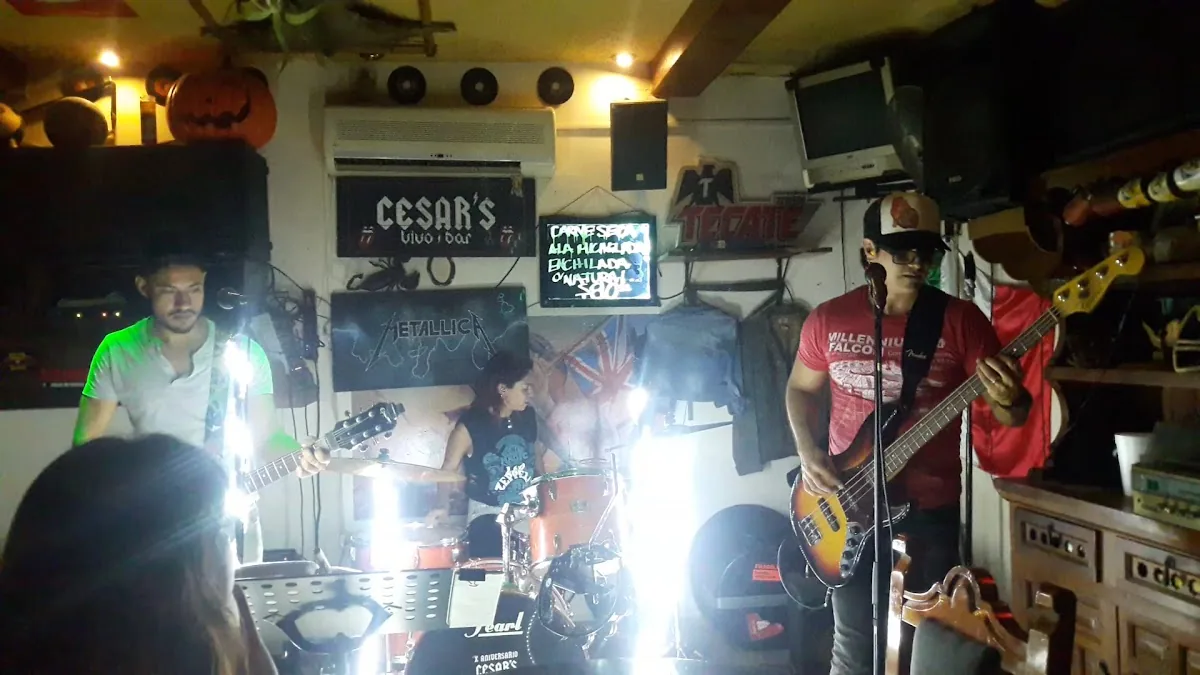 Cesar’s Bar & Grill gallery 2