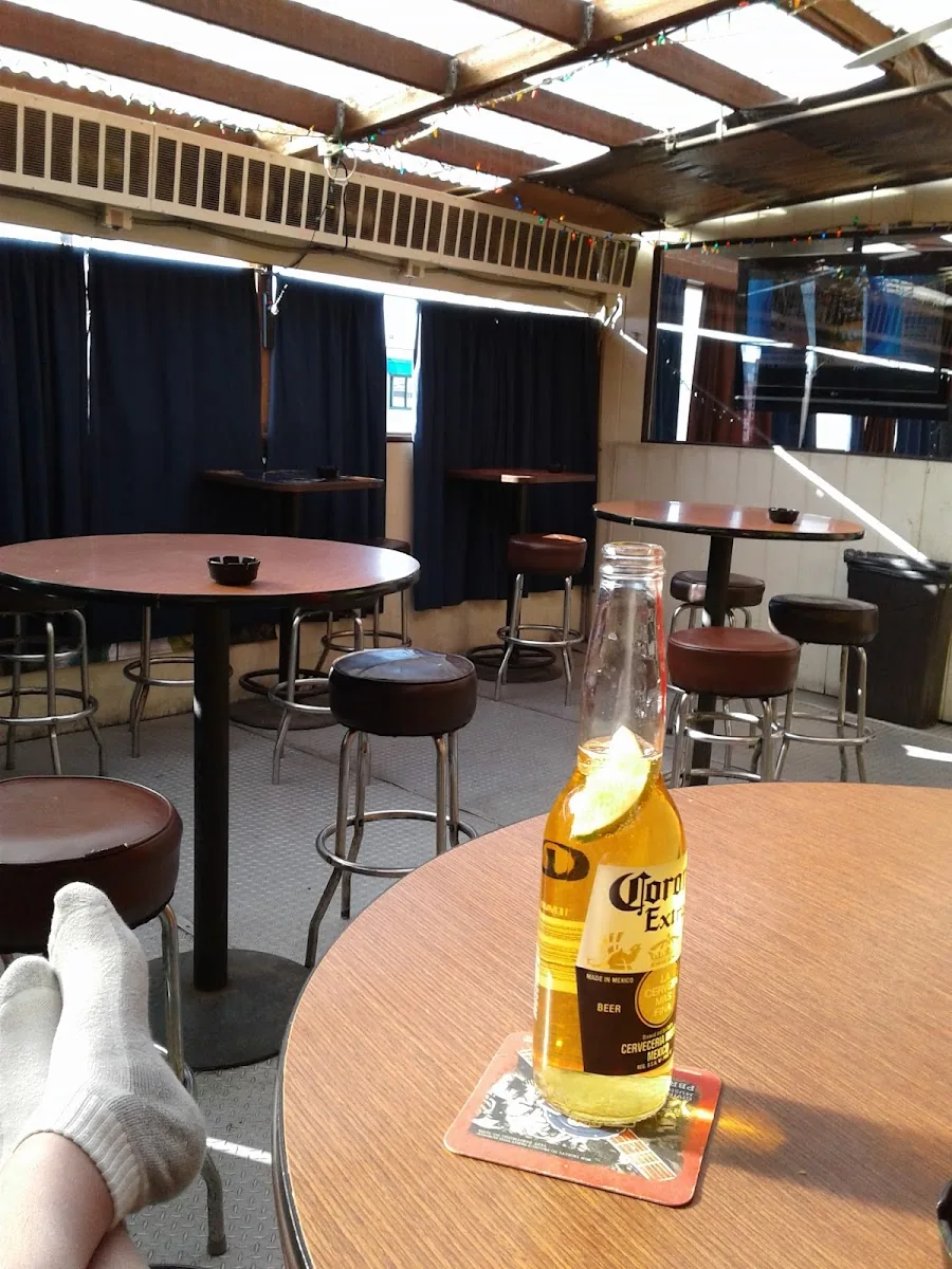 Crossroads Lounge gallery 2