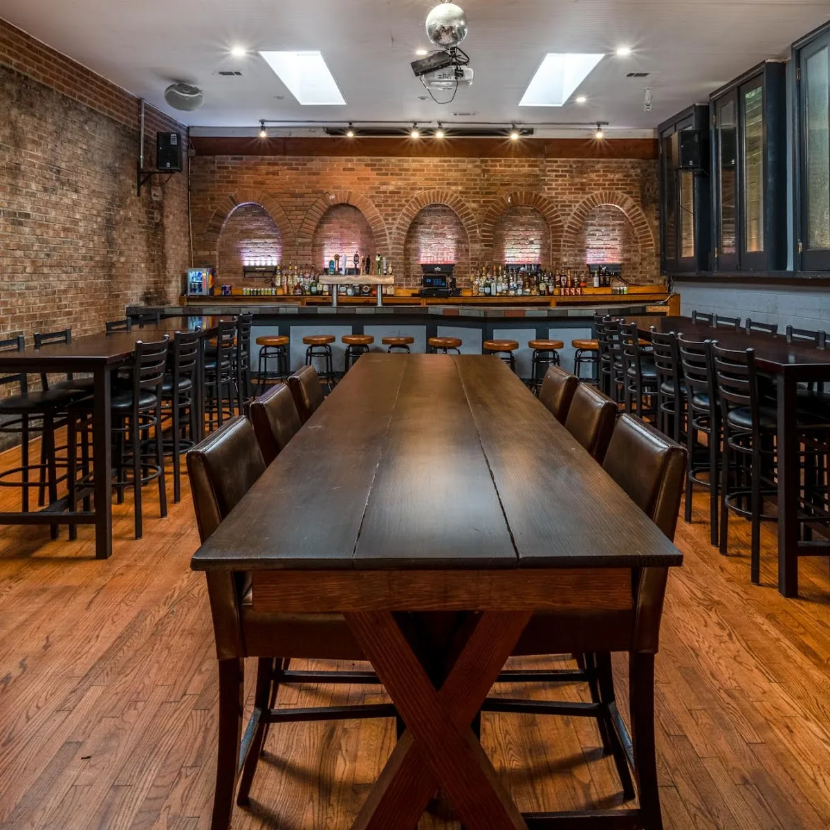 Johnny Pistolas — 2333 18th St NW