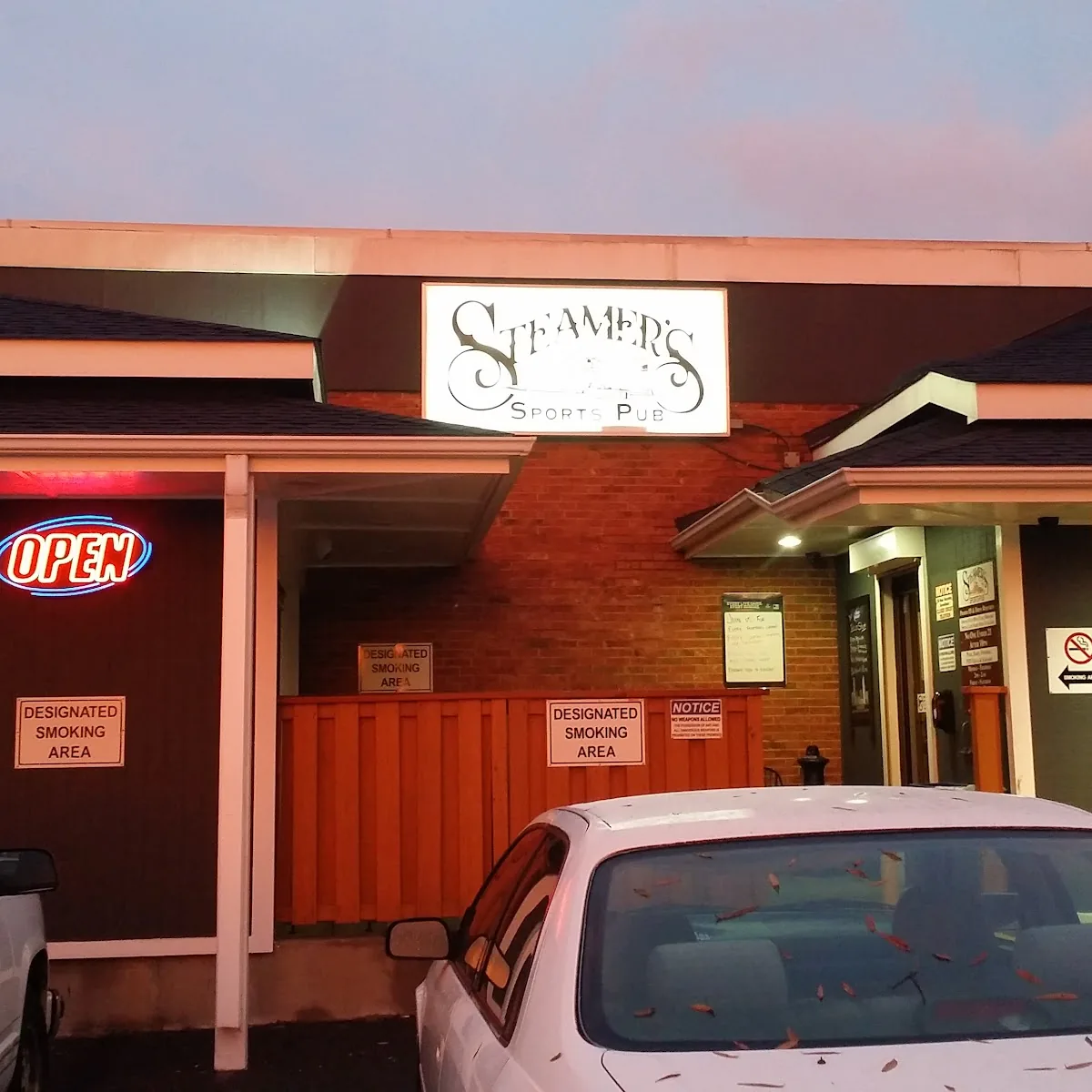 Steamers Sports Pub — 1513 Pierson Dr