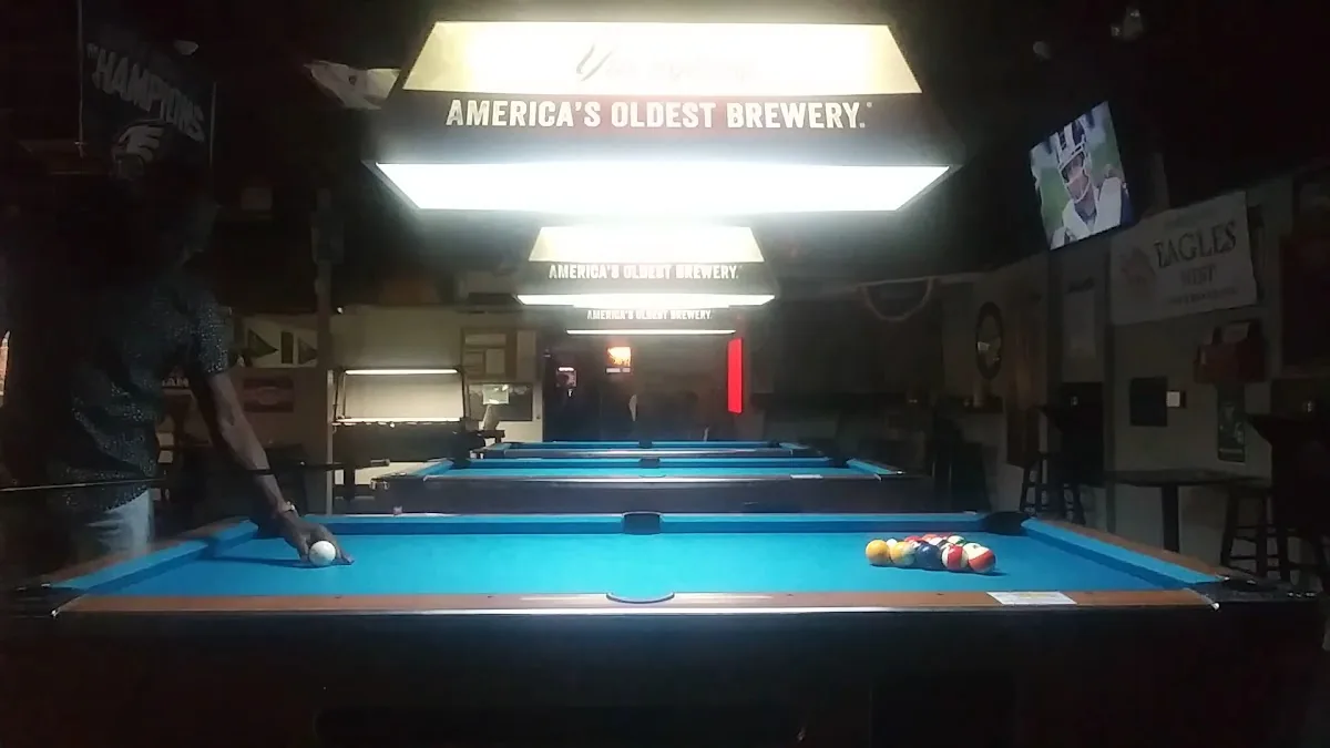 Steamers Sports Pub gallery 2