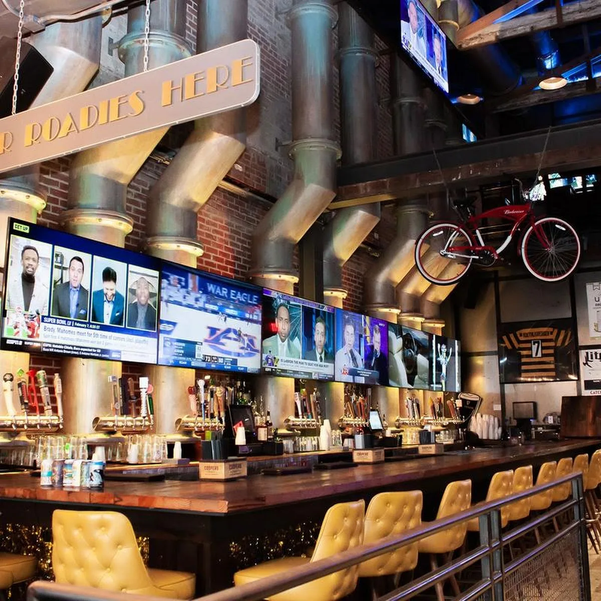 Savannah Taphouse — 125 E Broughton St