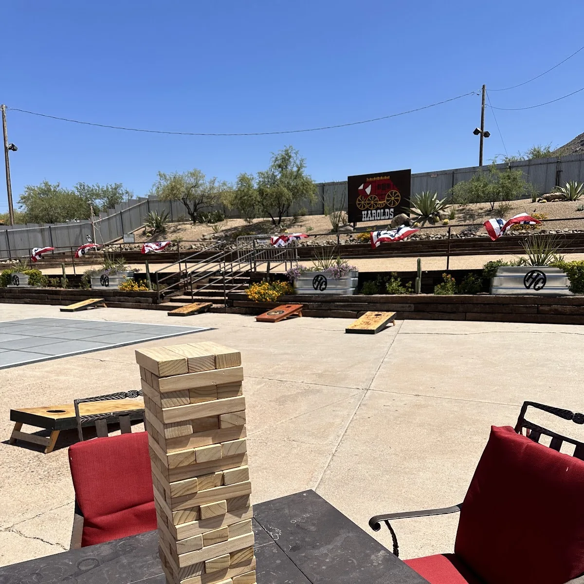 Harold’s Cave Creek — 6895 E Cave Creek Rd